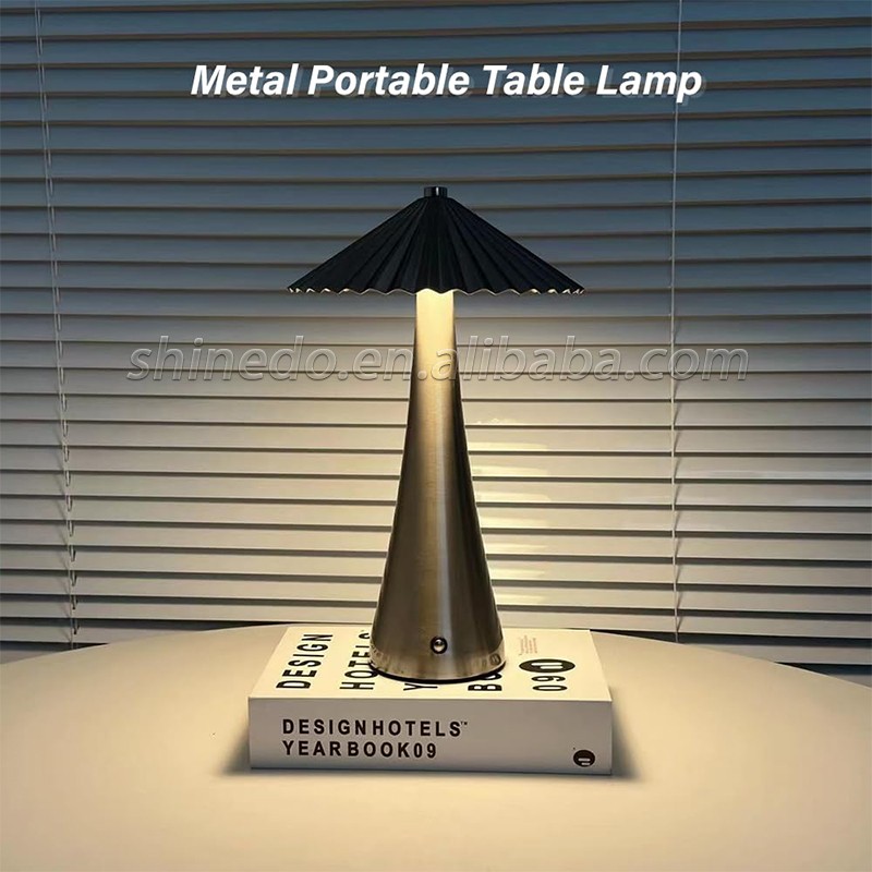 Metal Touch Table Lamp Rechargeable Cordless Decorative Lamp Suitable for Restaurant Hotel Bar Bedroom Bedside Lamp SD-SR728