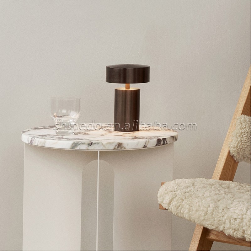 Nordic Table Light Night lightLuxury Table Lamp Designer Creative Romantic Fashion Style Model Bedroom Bedside Table Lamp SD-SR810