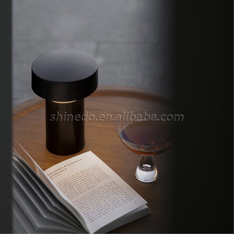 Nordic Table Light Night lightLuxury Table Lamp Designer Creative Romantic Fashion Style Model Bedroom Bedside Table Lamp SD-SR810