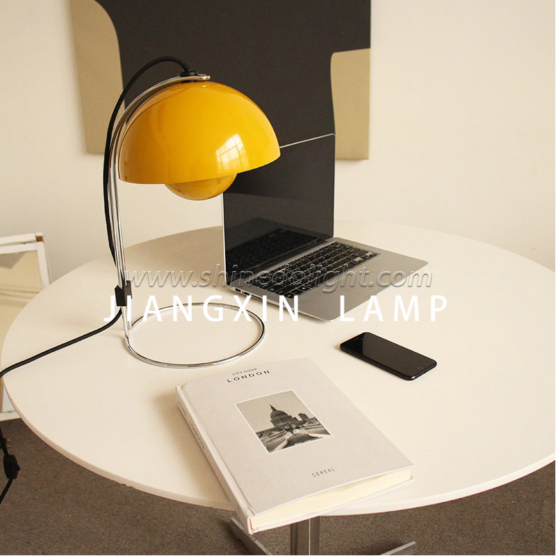 Modern Colorful Table Lamp Decoration Table Light Metal Table Light Yellow Good Quality Indoor Home Light SD-SR808