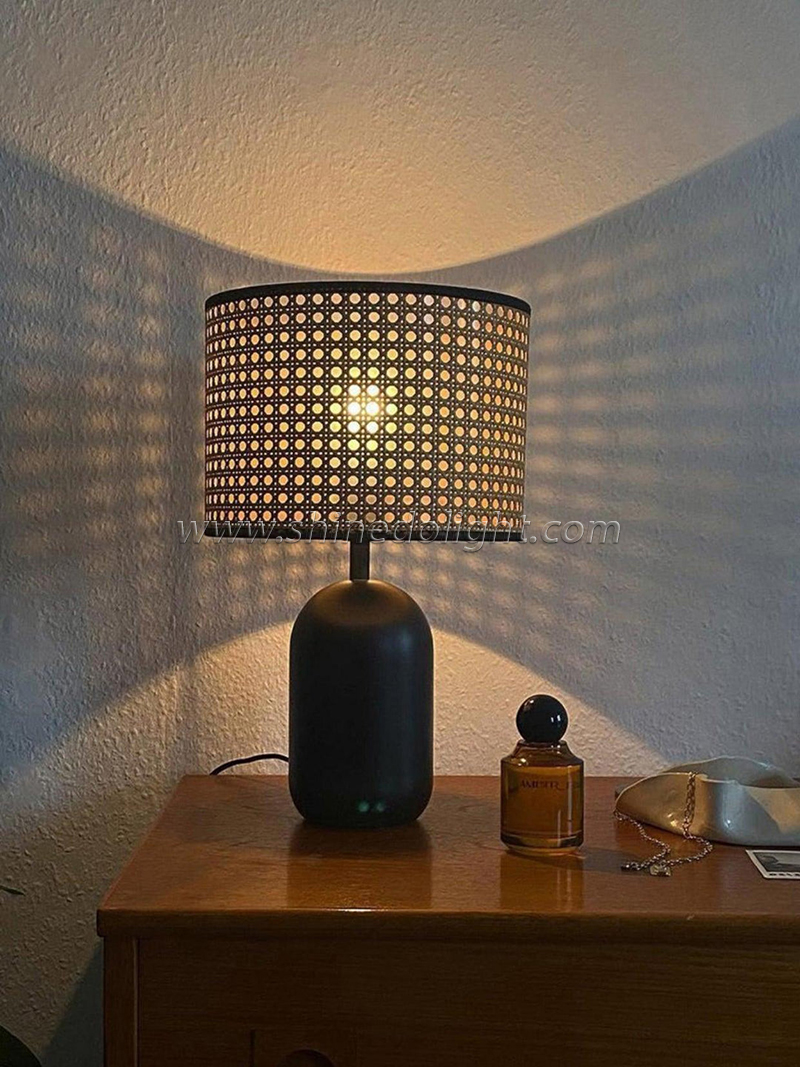 Nordic Table Lamp Modern Art Desk Lamp Home Decor Bedside Lamp Read Light For Bedroom Study SD-SR809