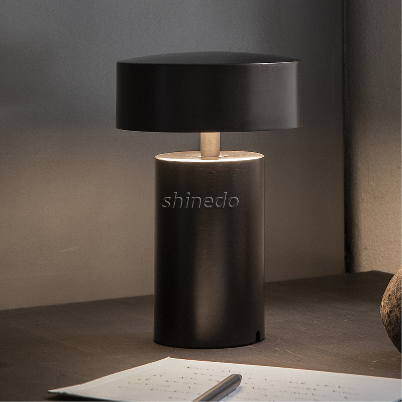 Nordic Table Light Night lightLuxury Table Lamp Designer Creative Romantic Fashion Style Model Bedroom Bedside Table Lamp SD-SR810